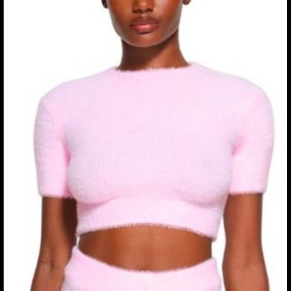 SKIMS Fuzzy Knits Super Cropped T-Shirt in Baby Pink